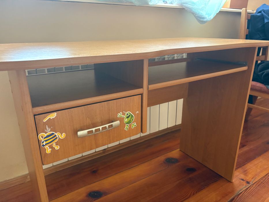 Парта для навчання, стіл