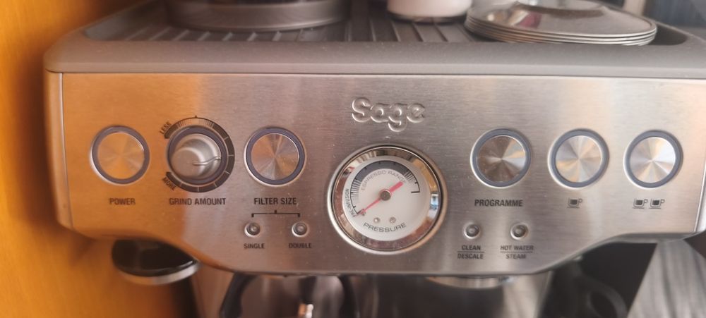 Maquina de café Sage Modelo Ses 875