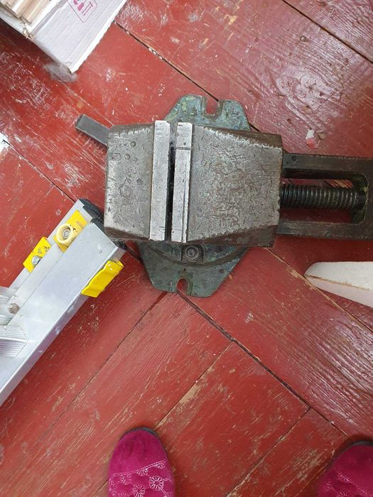 Продам Тиски бу самовывоз