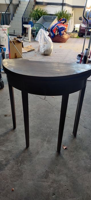 Mesa de jogo em meia lua