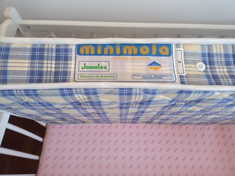 Cama de grades branca