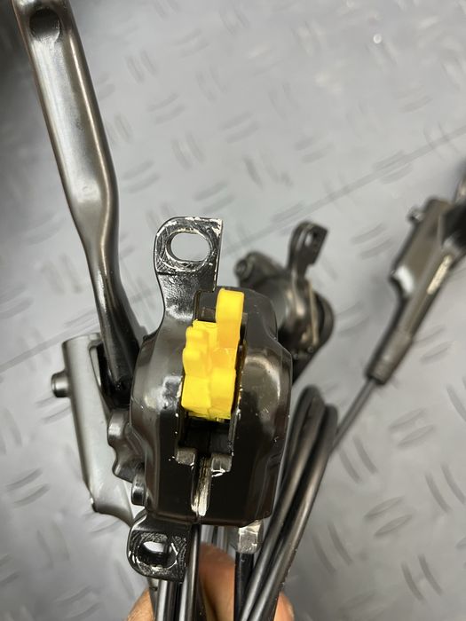 Par de travões shimano mt200