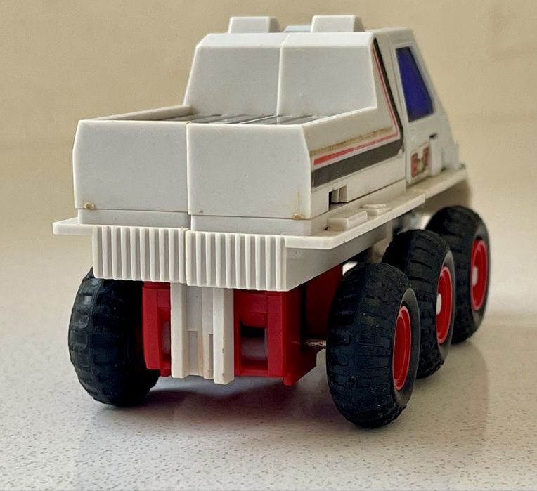 Transformers KO Motorized Robot Mega Motobot Al-Terrain Trekker de 1984, produzido pela MC Toy Works.