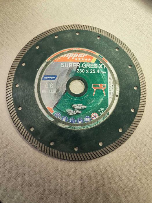 Przecinarka do płytek gresu Norton Clipper TR231GL