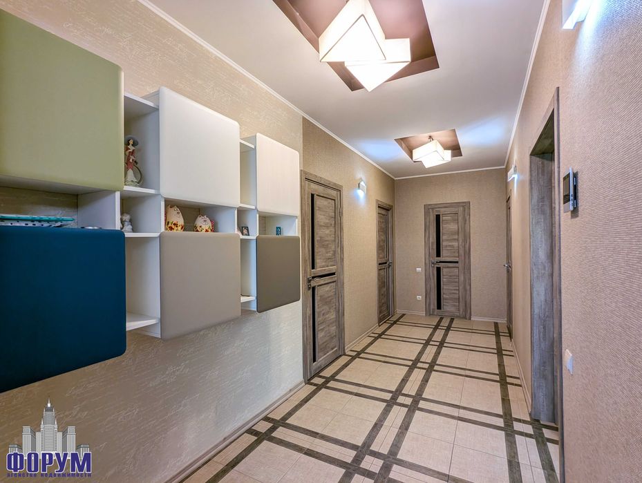 Современный дом в элитном поселке на Великом Лугу