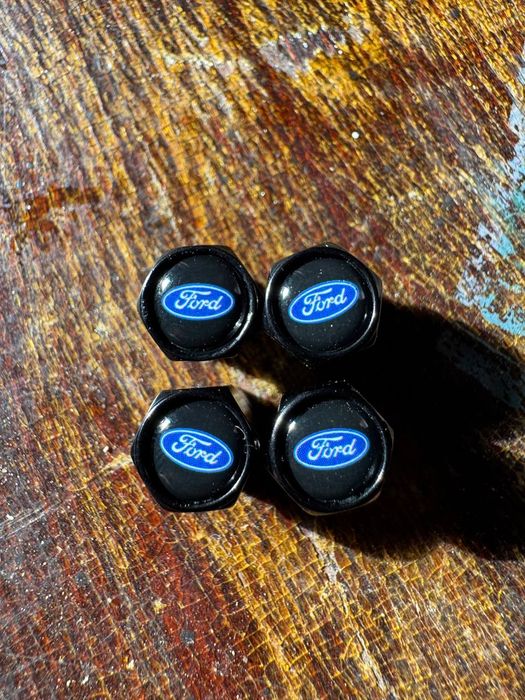 Ковпачки клапани на диски Ford