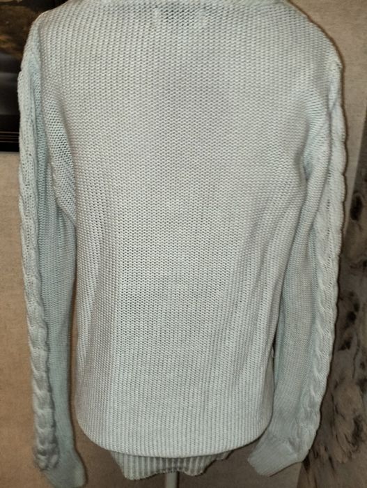 Rozpinany sweter biały warkocz guzki S