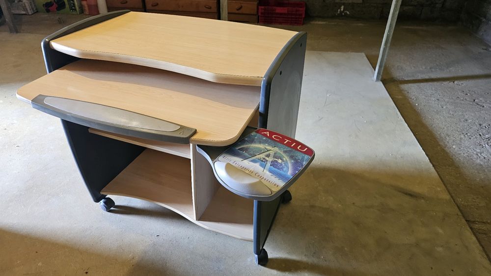 Secretária para computador