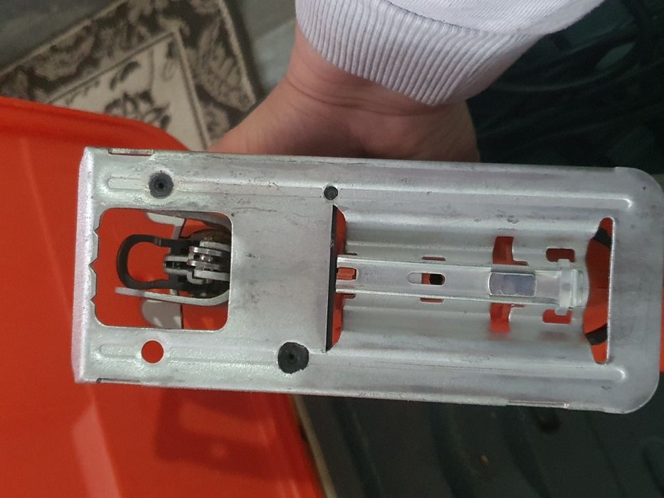 Електролобзик black&decker XTS10E