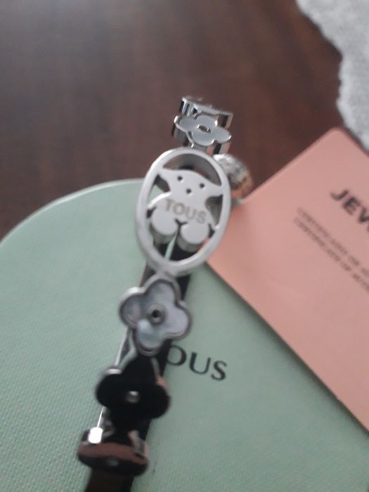 Pulseira pratiada com trevos em madrepérola ursinho  tous