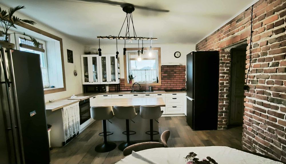 Komfortowy dom z użytkowym poddaszem + drugi dom na działce 15arów