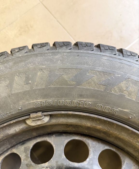Bridgestone 215/65 r16 Bridgestone blizzak