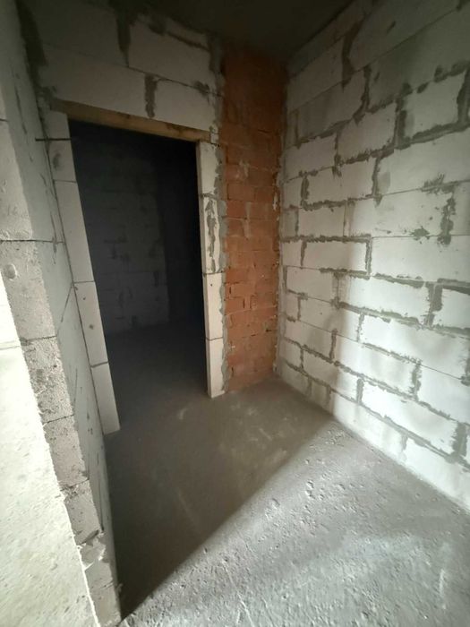 2к, Виставка - озерна, 2 поверх, ціна топ - озеро і парк є