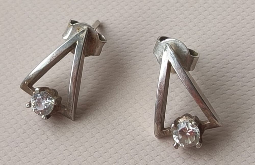 Kolczyki z kamyczkiem
