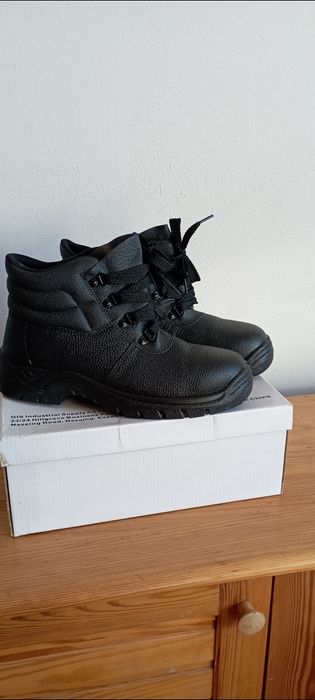 Nowe buty robocze