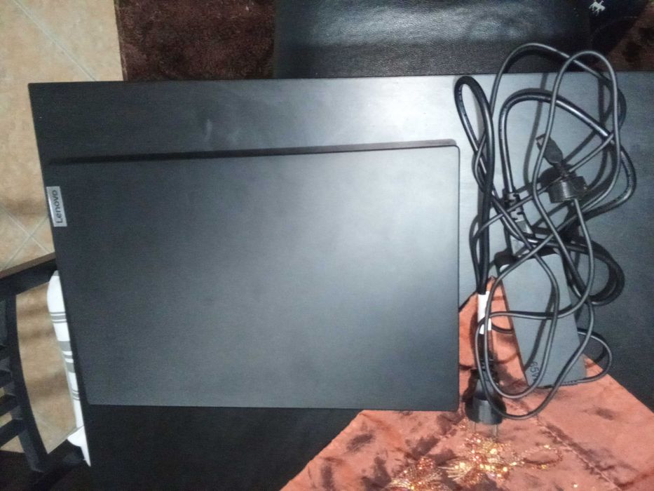 Portátil lenovo semi-usado