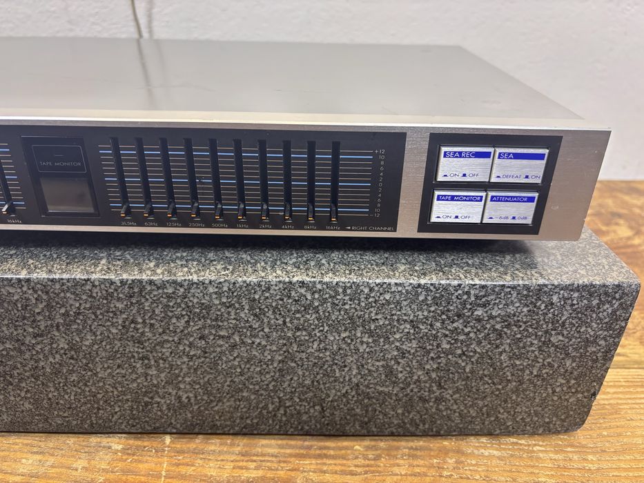 Korektor graficzny equalizer JVC SEA 33