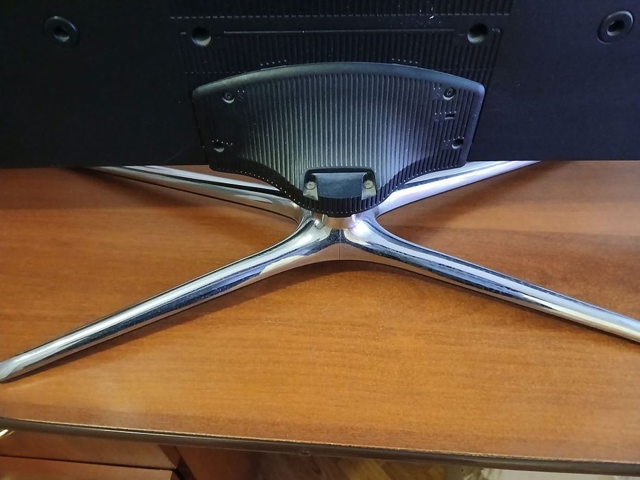 Продаётся LED  телевизор с функцией 3D