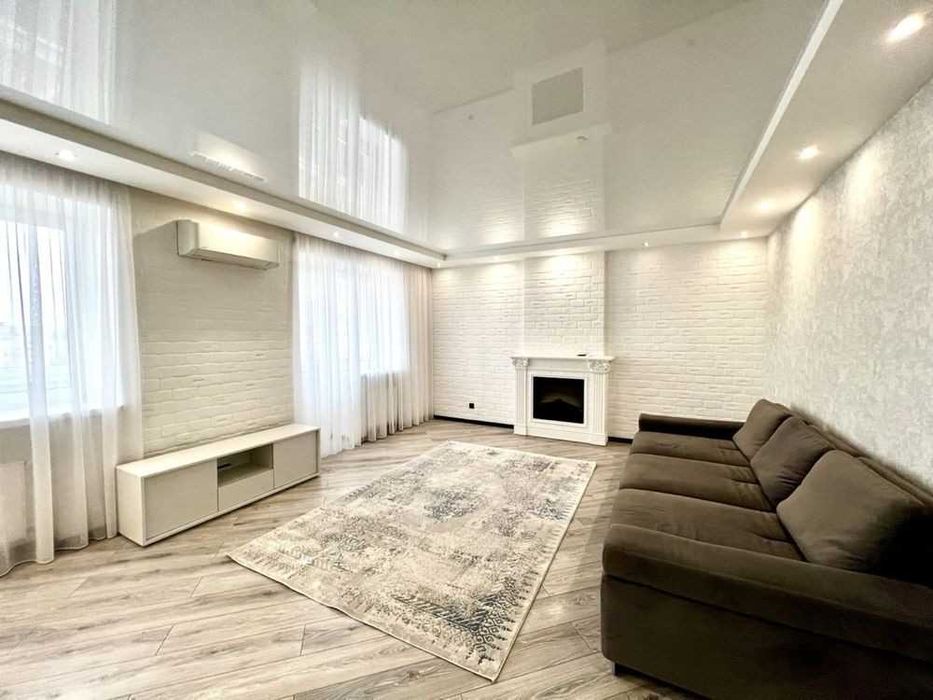 Продам 3 кімнатну квартиру з ремонтом по вул Відінська