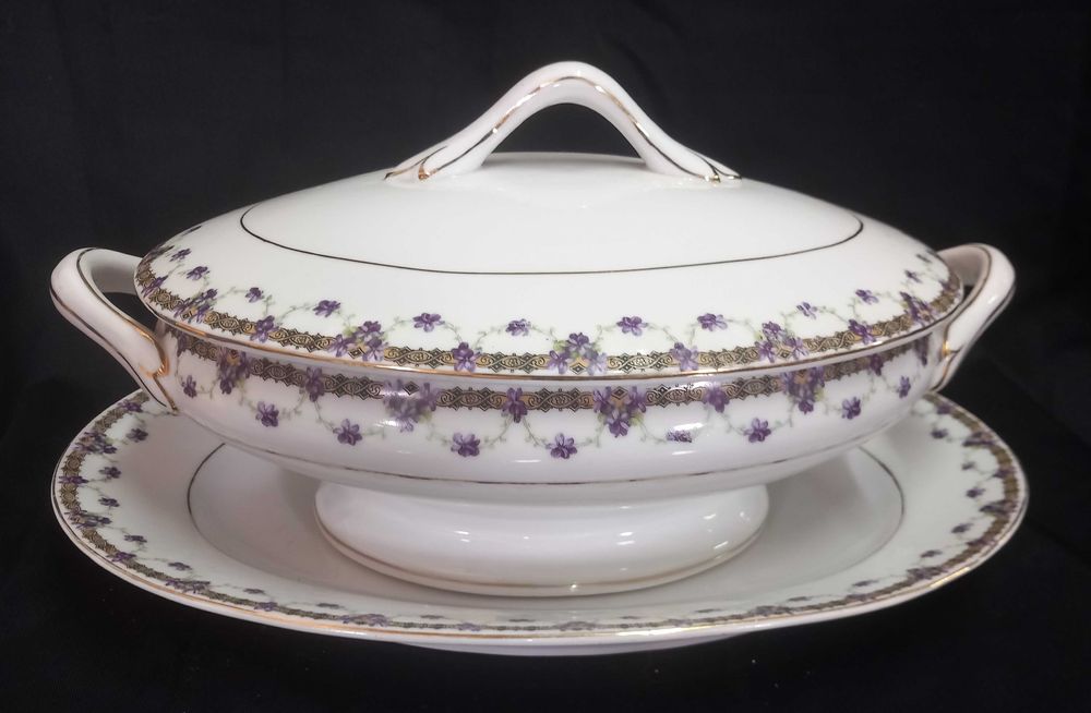 Terrina Vista Alegre marca 29 (em uso de 1922 a 1947) como nova