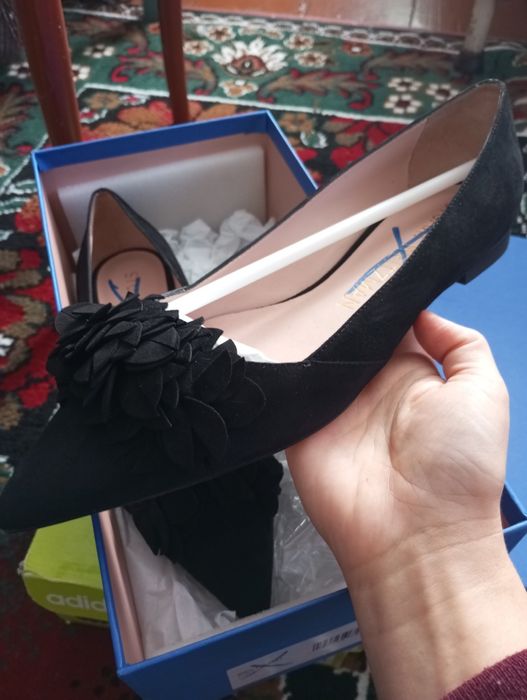 Продам туфлі замш