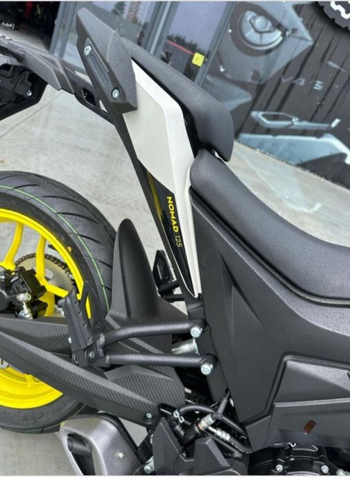 Mota desportiva nova