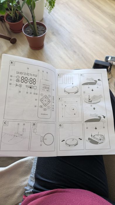 Aspirador robot com programação através do telemóvel ou em casa