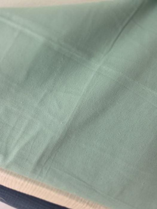 Tecidos vários para decoração bebé