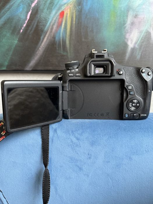 Lustrzanka Canon EOS 760D korpus