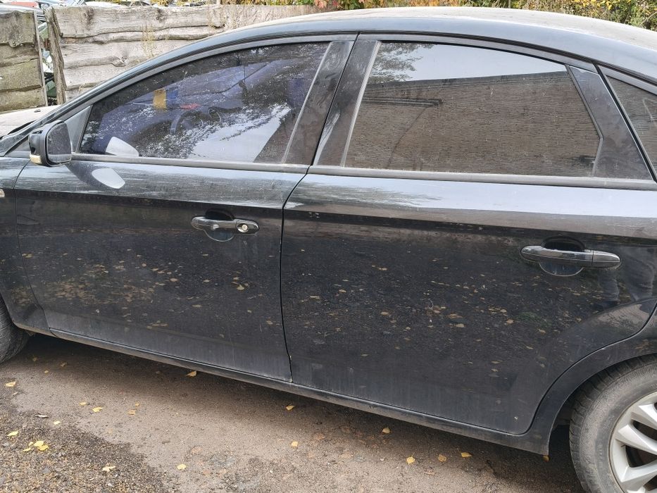 Двері двери дверка дверь седан  форд Мондео 4 ford Mondeo 4