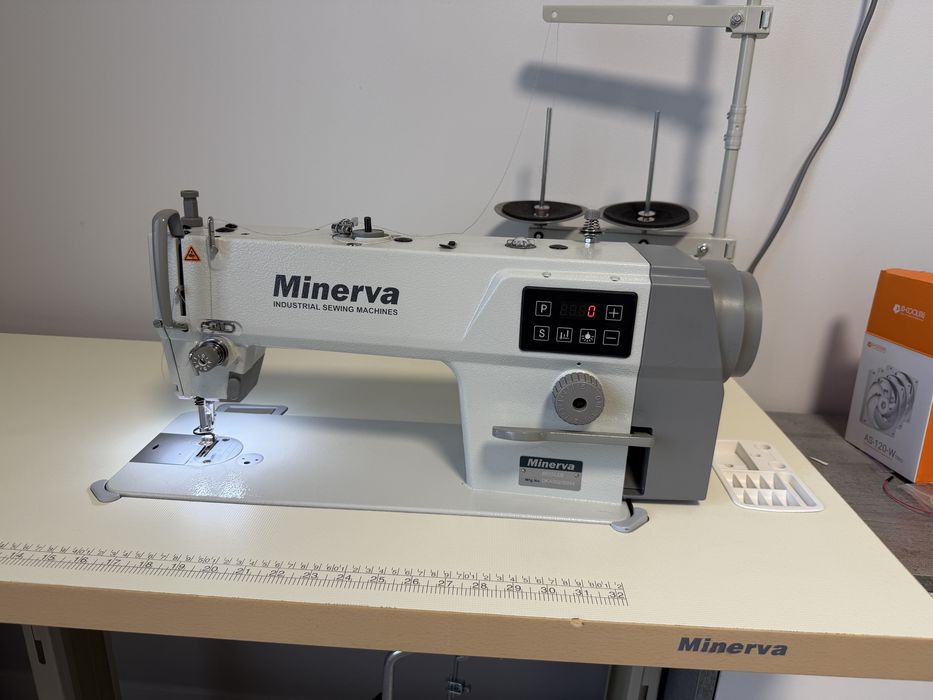 Minerva M5550JDE Прямострочна одноголкова швейна машина з вбудованим сервоприводом