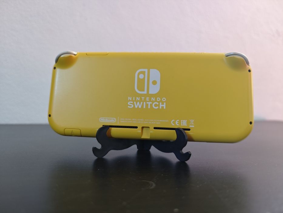 Nintendo Switch Lite Amarela
