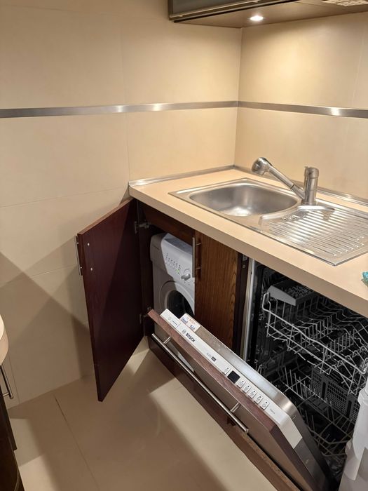 Jasne 2‑pokojowe mieszkanie – 200 m od Stacji Metra Plac Wilsona