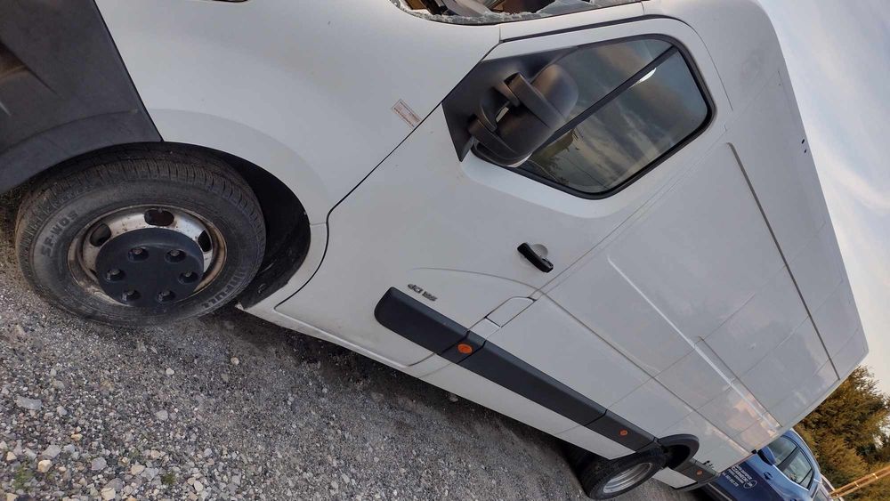 Sprzedam przednie lewe drzwi Renault Master