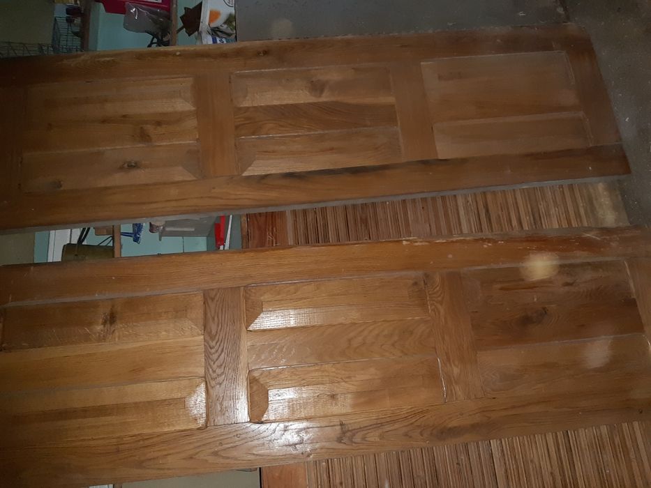 Дубові двері