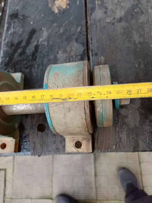 Вал із корпусами