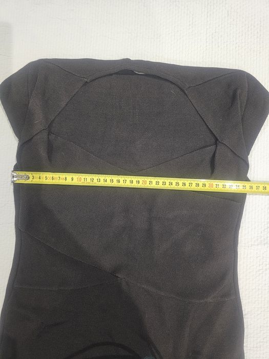 Camisola sem mangas decote bico
