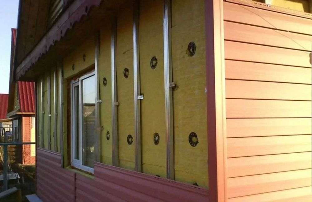 Встановлення парканів забору утеплення  будівельні роботи Євідновлення