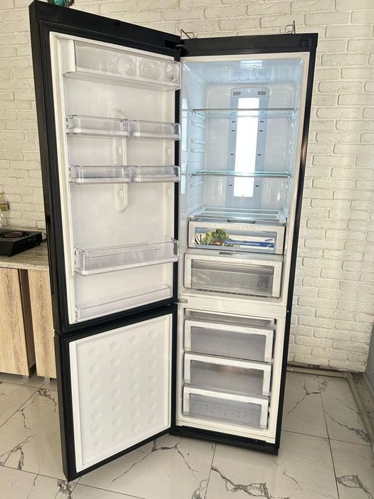 Холодильник Samsung RB38C6B6D22, NoFrost
