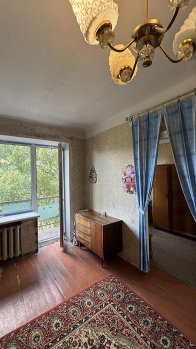 Продаю 3 ккв в Чугуеве ( Авиатор ) возле школы