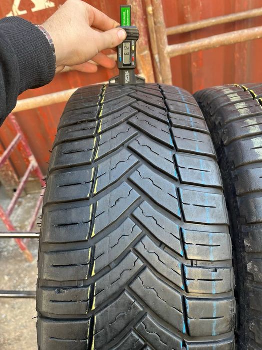 Шины БУ 225 65 R 16 C Michelin AGILIS CROSSCLIMATE Грузовая Всесезон