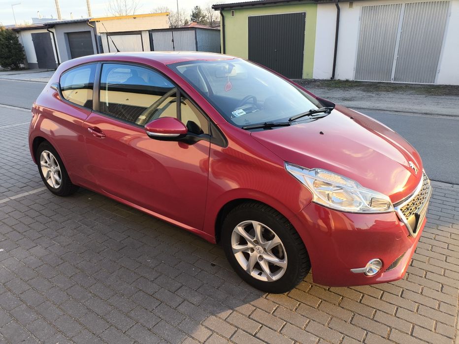 Peugeot 208 2014r. Stan bardzo dobry
