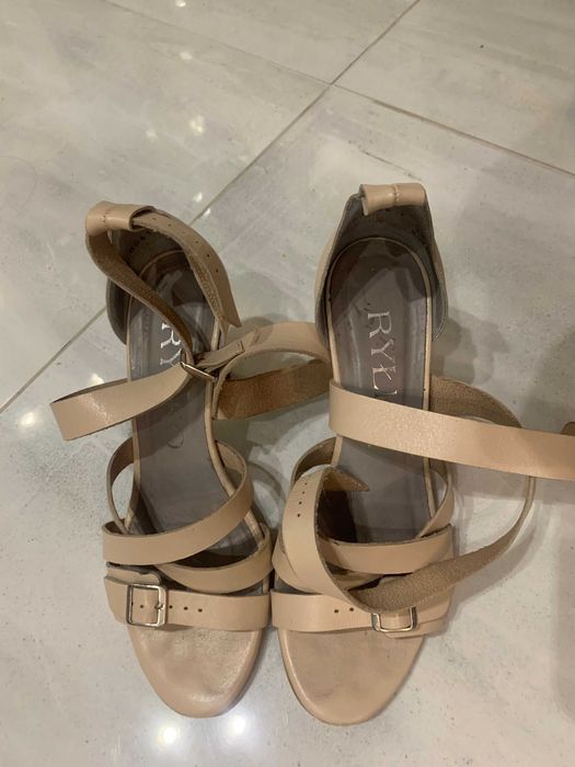 buty skóra naturalna rozmiar 36 gino rossi ryłko