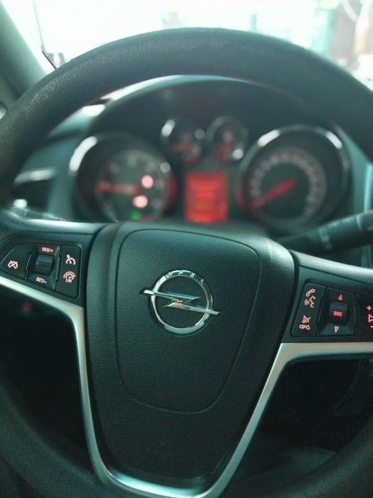 Продам Опель Astral j Sport Turer 1.7 cdti