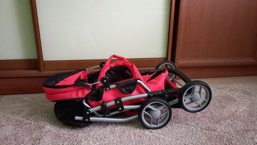 Каляска для ляльки