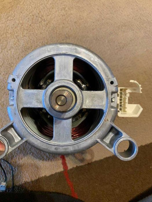 Двигун 155236500 WU126T50E01 для пральної машини Electrolux