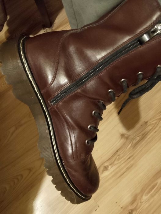 Wysokie glany męskie.