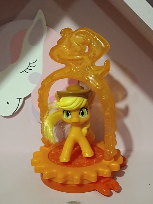 My Little Pony Applejack karuzela McDonald's G4 Hasbro figurka MLP