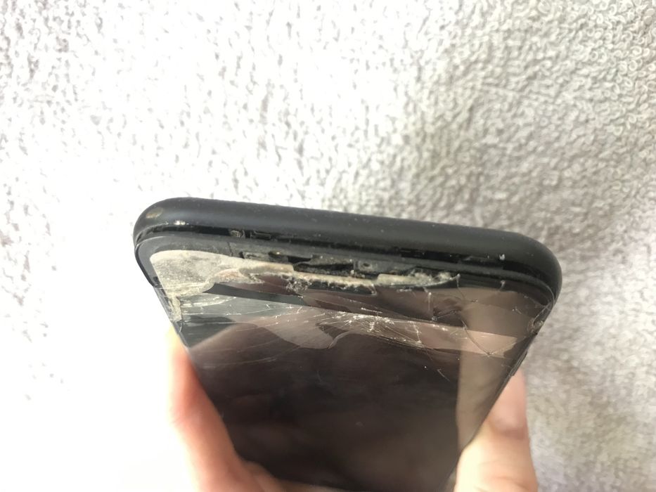 Продам на запчасти Iphone 7 (256 Gb)