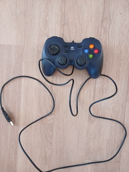 Провідний геймпад Logitech F310.
